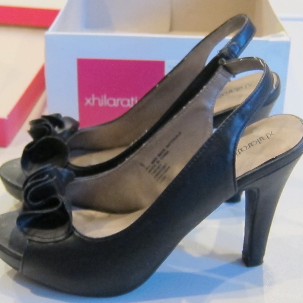Xhilaration/Target Black Heels Size 6